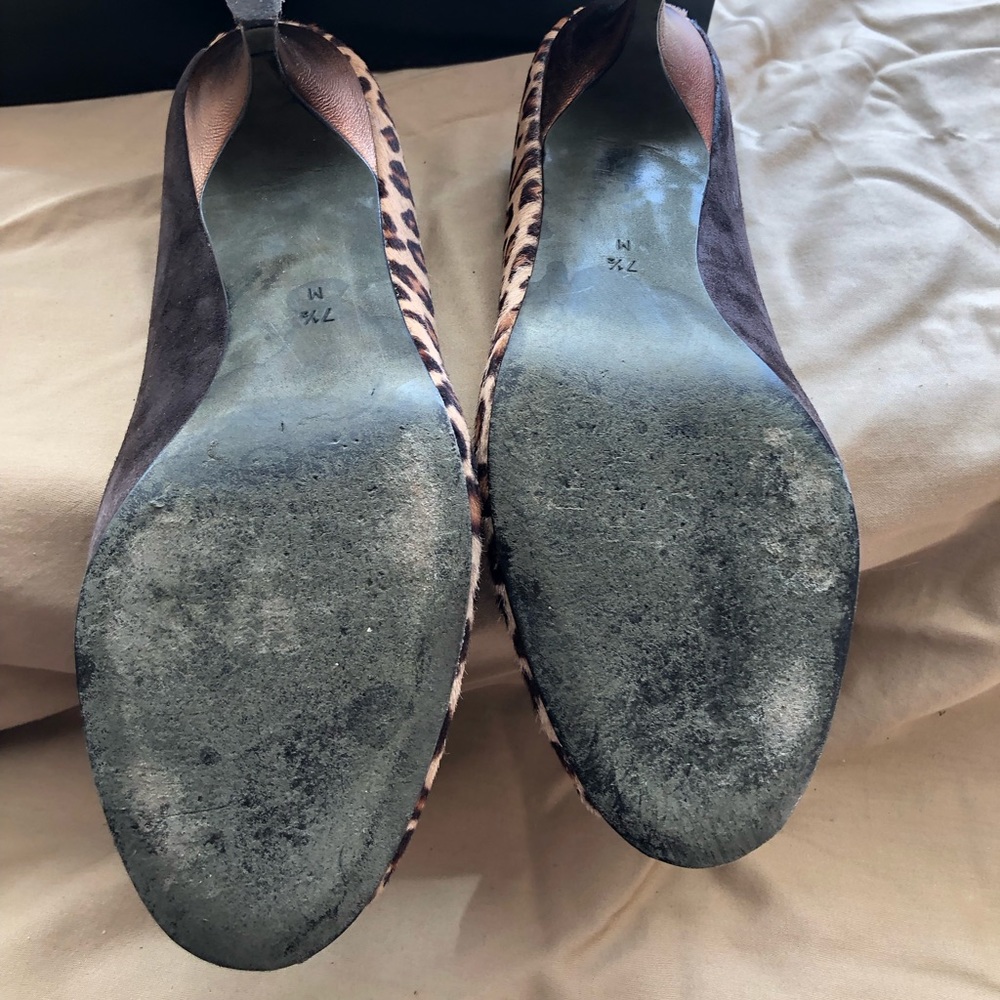 Donald Pliner Leopard Pumps - Picture 3 of 8